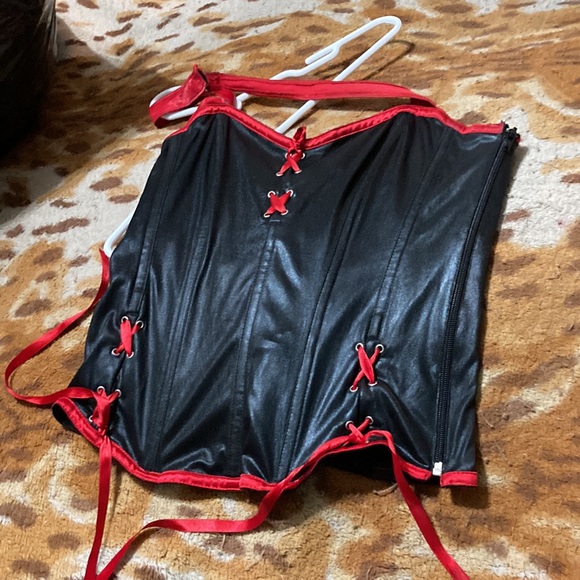 NWOT Corset in Black w/ Red Laces - Picture 6 of 7